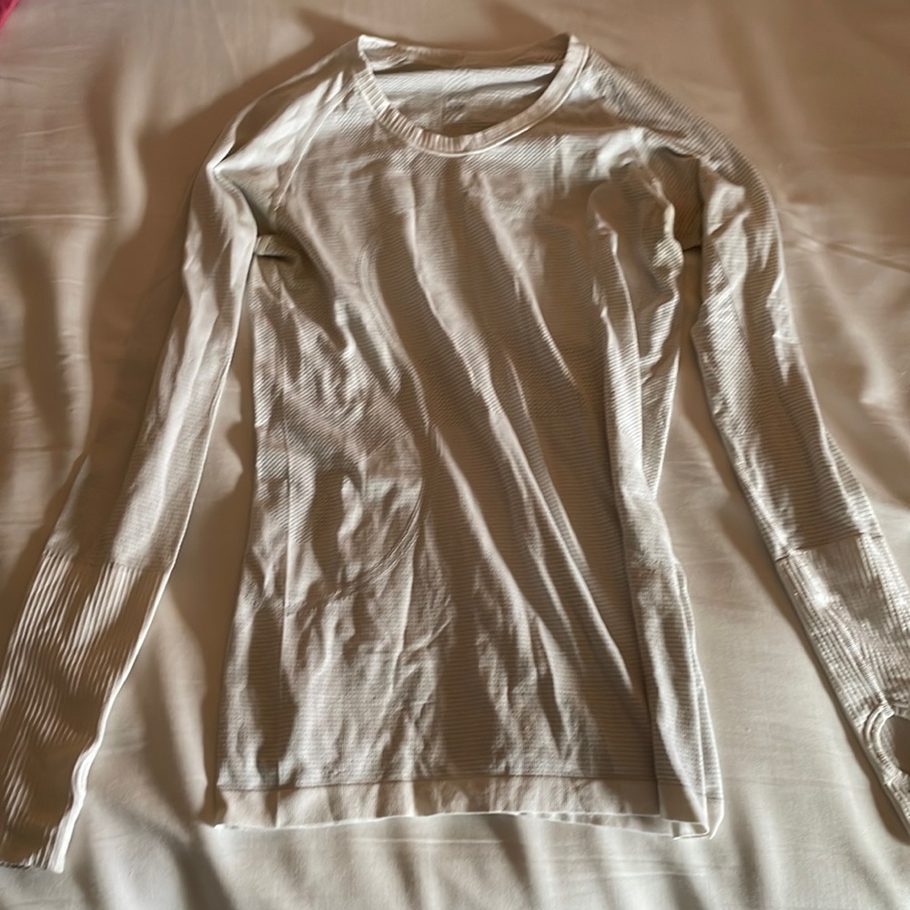 White long sleeve swiftly tech